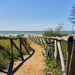 Peaceful In A Fantastic Бібіоне