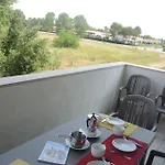 Peaceful In A Fantastic Бібіоне